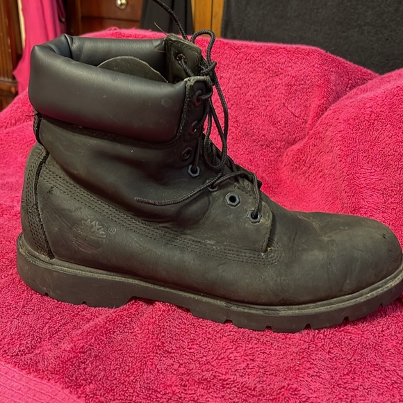 Timberland Black Suede Nubuck 6” Waterproof Boots. Marks on them. See pictures - Picture 6 of 11